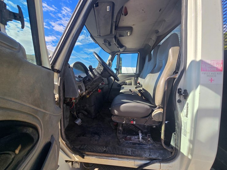 2006-international-durastar-4300-image-39