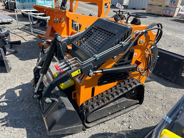 #72-•-landhonor-ht380q1-mini-track-skid-steer-image-3