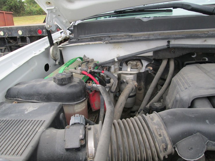 2011-chevrolet-2500hd-image-21