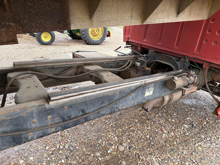 1980-ford-8000-image-21