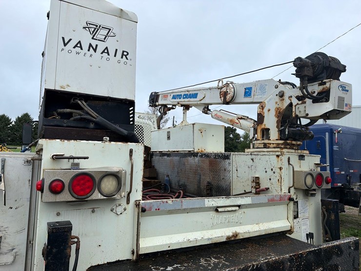 2009-international-durastar-4300-image-36