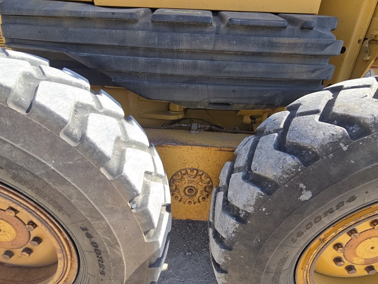 2005-caterpillar-12h-image-87