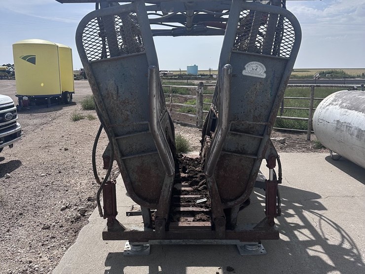 bowman-model-3000-hydraulic-chute-image-10