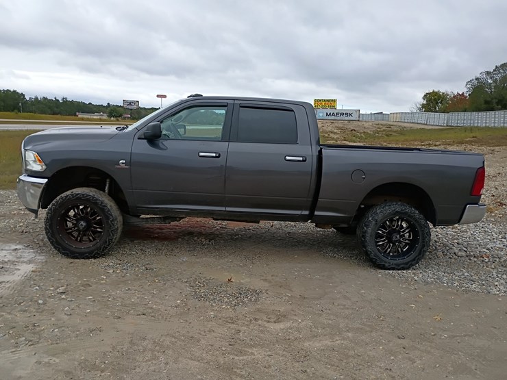 2016-dodge-2500-image-3