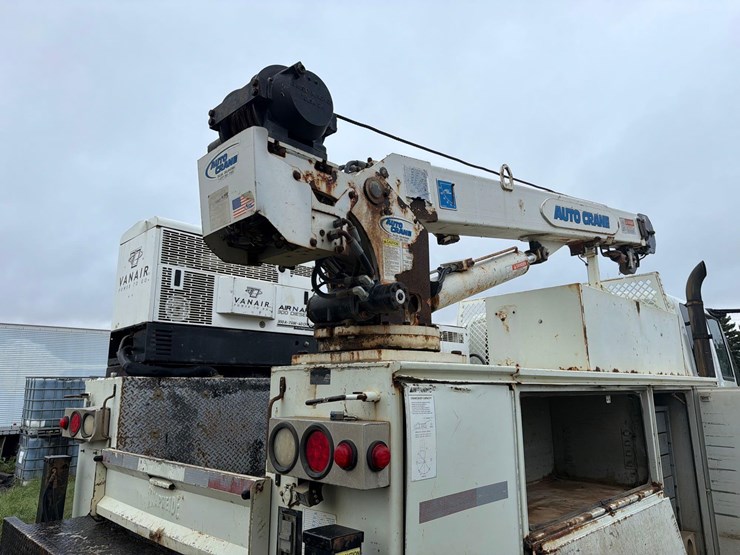 2009-international-durastar-4300-image-11