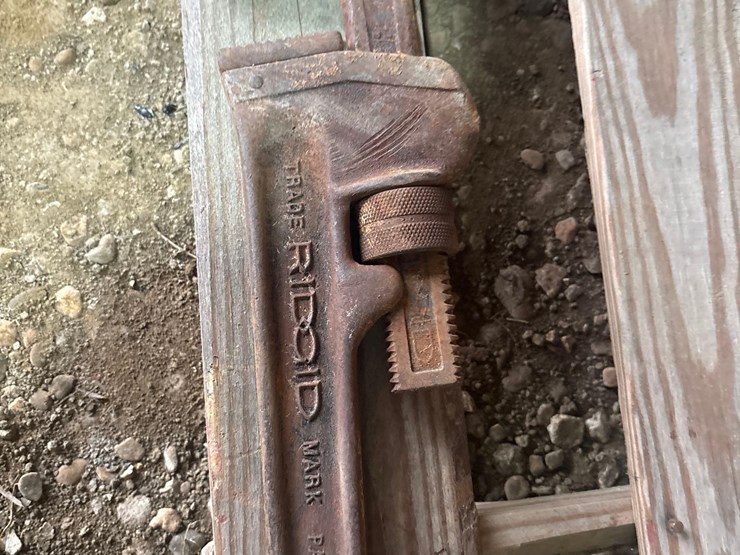 36”-rigid-pipe-wrench-image-2