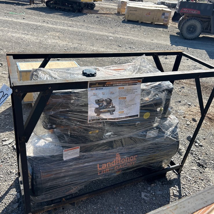 #27 • 30 GALLON GAS AIR COMPRESSOR