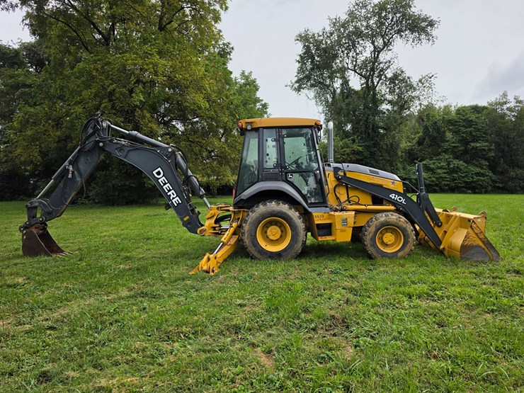 2016-deere-410l-image-15
