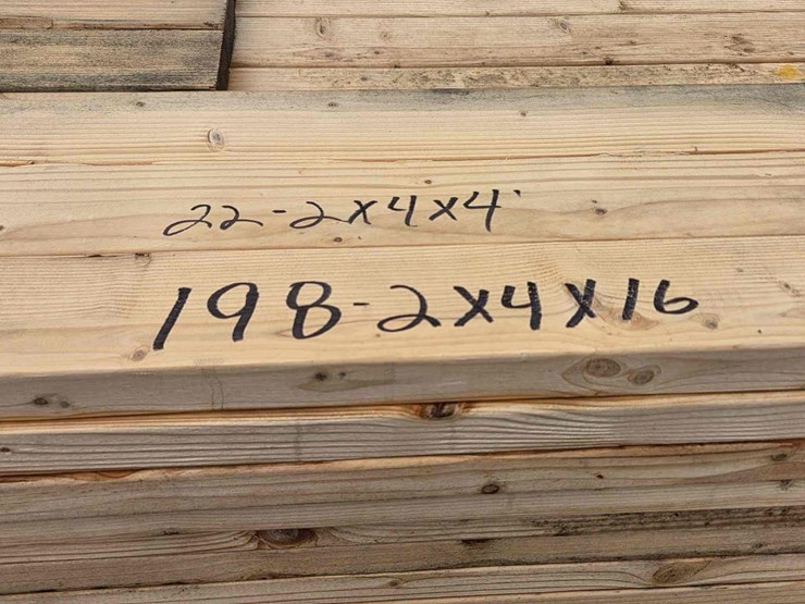 2x4-lumber-image-2