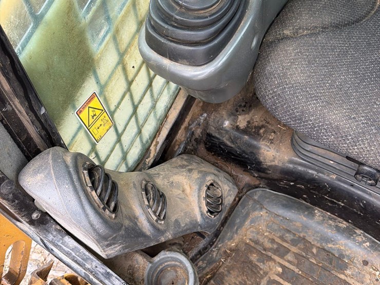 2015-caterpillar-289d-image-37
