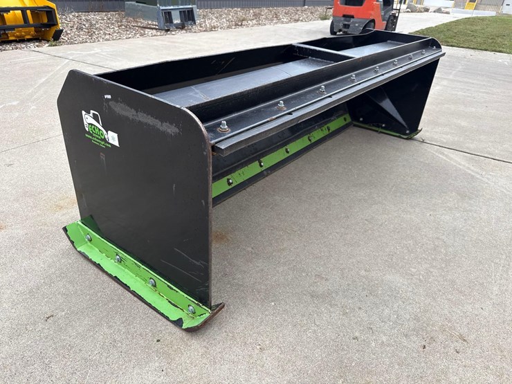 8ft-echo-skidloader-quick-tach-snow-pusher-image-3