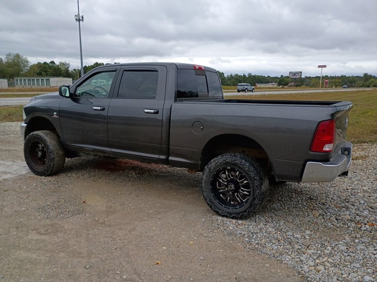 2016-dodge-2500-image-4