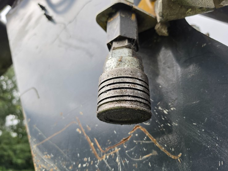 2016-deere-410l-image-113