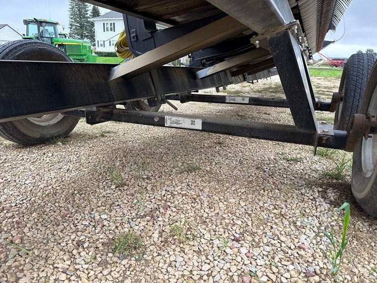 harvest-international-challenger-3840-35ft-header-cart-image-27