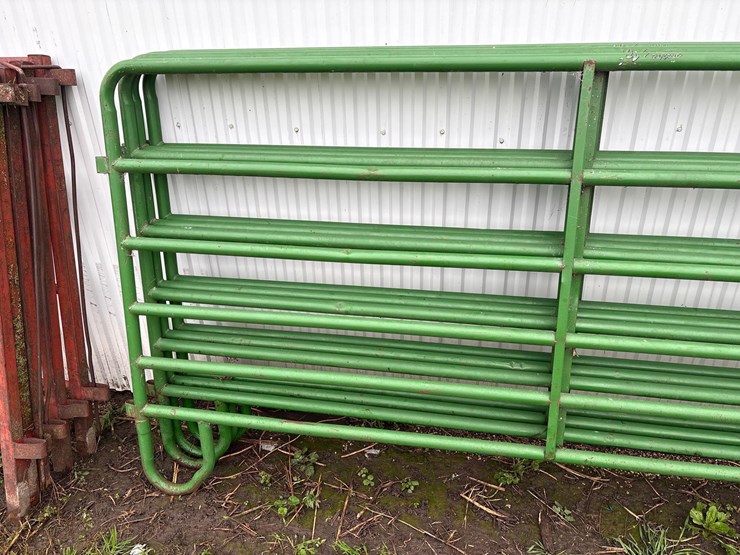 4--green-9ft-6in-gates-image-2
