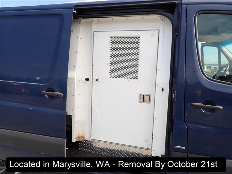 2015-mercedes-benz-sprinter-3500-image-24