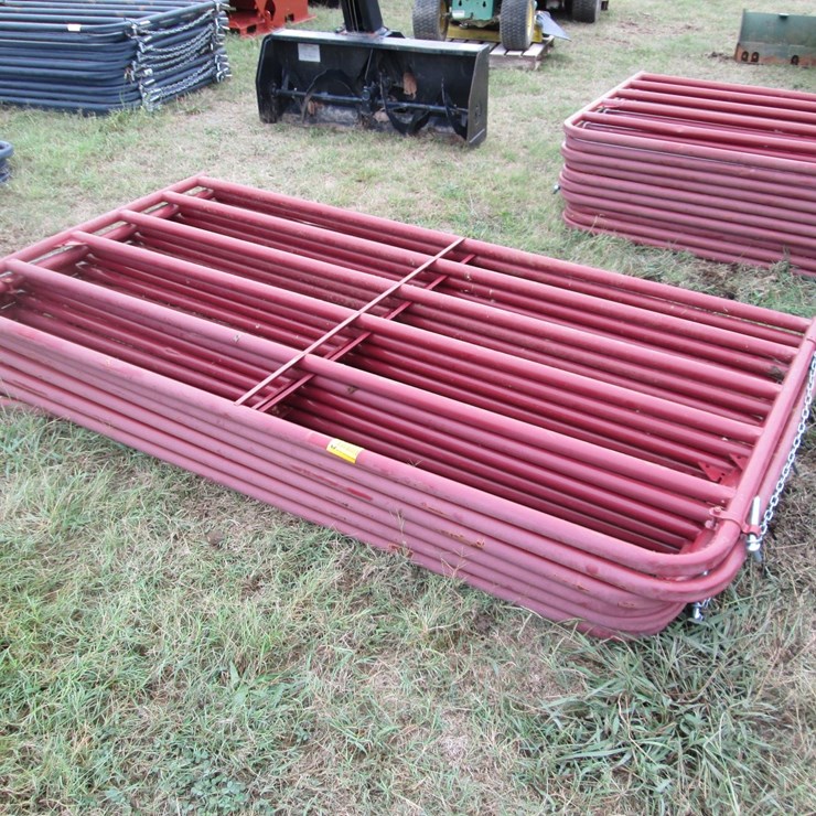 #46055 • Lot of (7) 8' Gates INV#46055