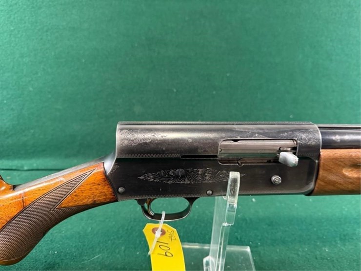 browning-light-twelve-12ga-shotgun-image-4