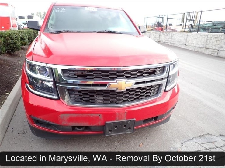 2015-chevrolet-suburban-image-23