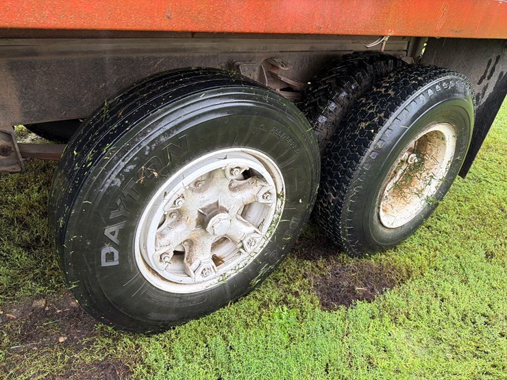 1970-gmc-5500-image-11