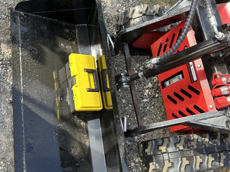 #99-•-mini-skid-steer-tracked-loader---ssl60---gas-image-8