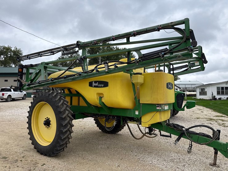 2012-fast-1850-gallon-pull-type-sprayer—2nd-owner-image-1