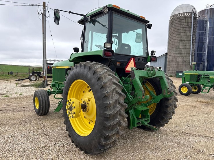 1994-john-deere-4560-image-2