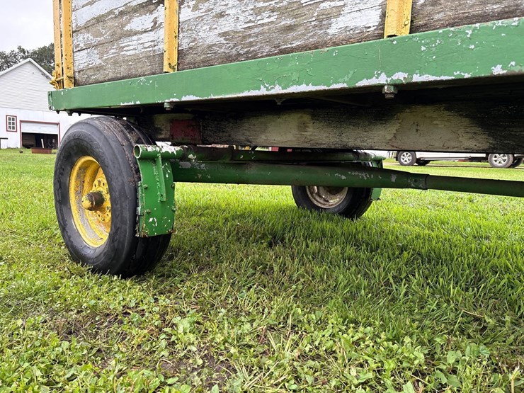 70”-x-142”-john-deere-barge-wagon-image-15