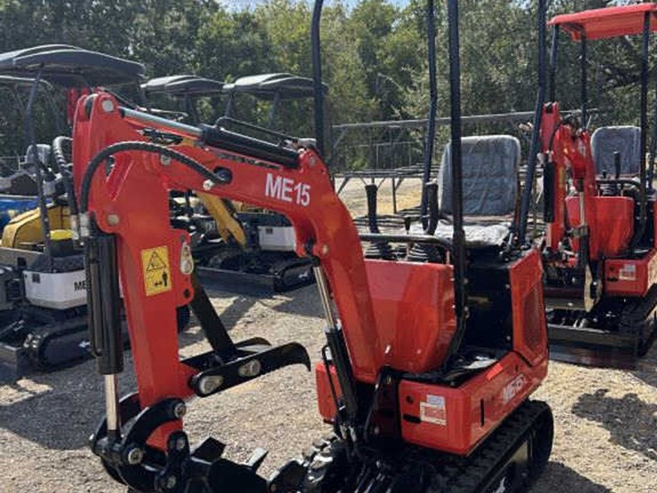 #142-•-mini-excavator---gas---me15-image-1
