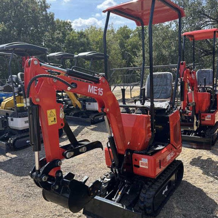 #142 • Mini Excavator - Gas - ME15