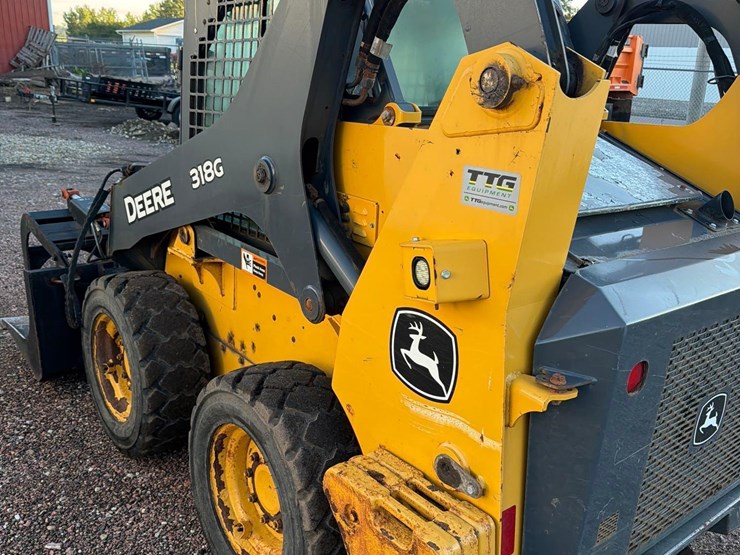 deere-318g-image-7