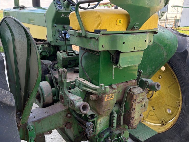 john-deere-630-image-19