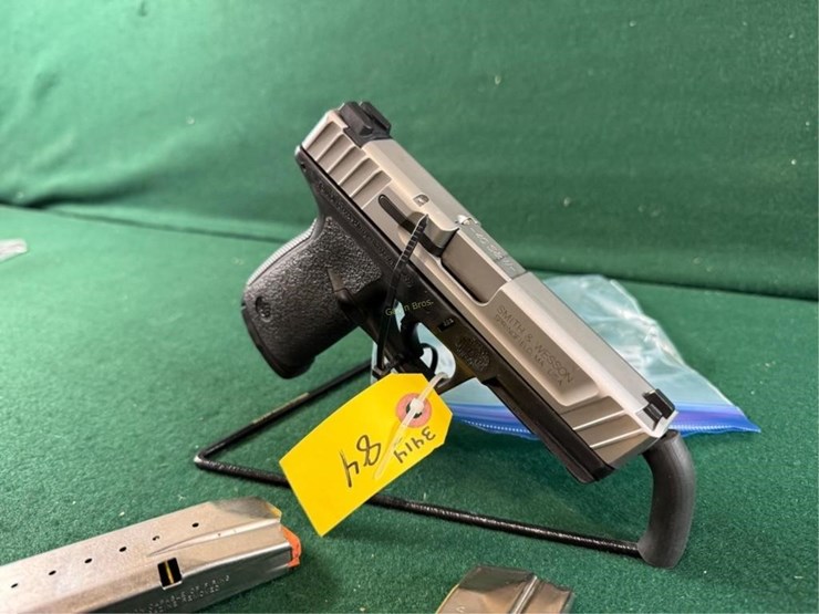smith-&-wesson-mdl.sd40-ve-40-s&w-pistol-image-3