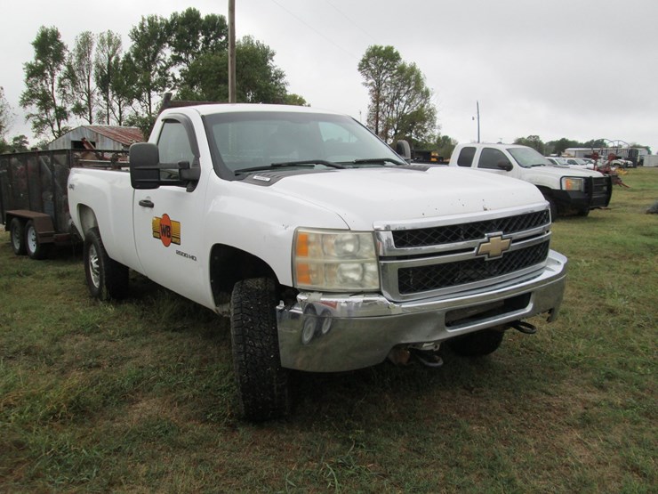 2011-chevrolet-2500hd-image-2