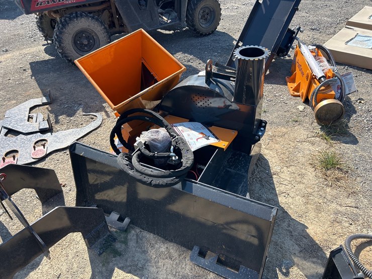 #52-•-skid-steer-wood-chipper-image-3
