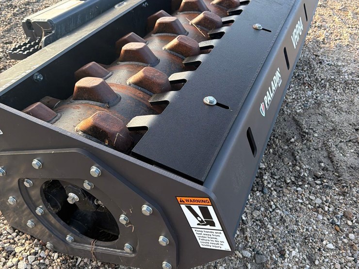 paladin-86”-wide-skidloader-packer-image-7