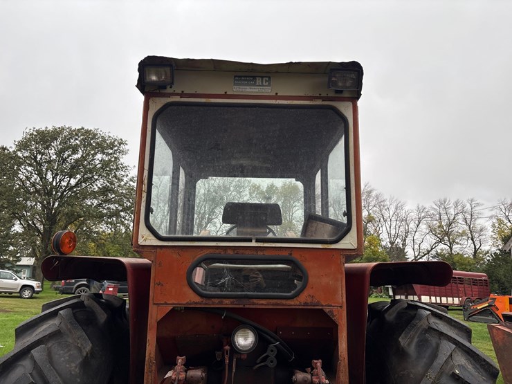 farmall-706-tractor-with-case-2355-loader-image-22