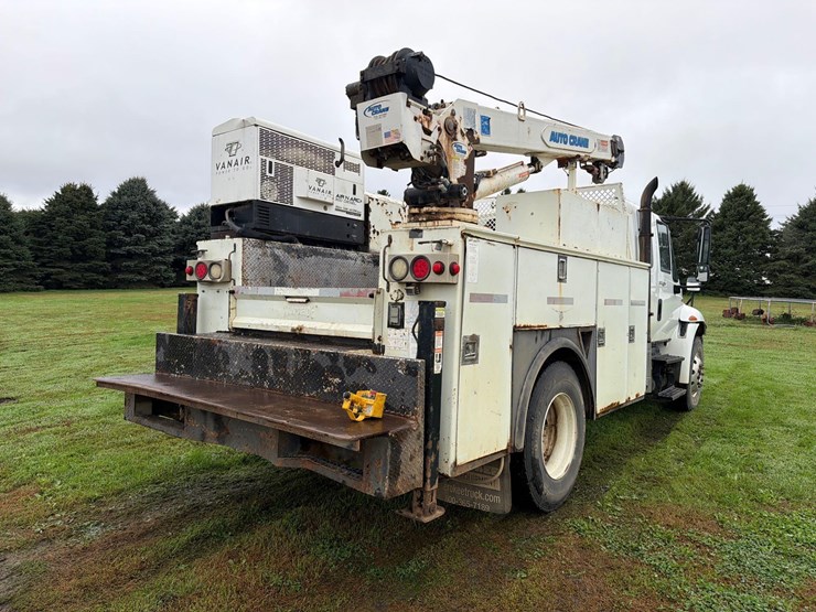 2009-international-durastar-4300-image-4