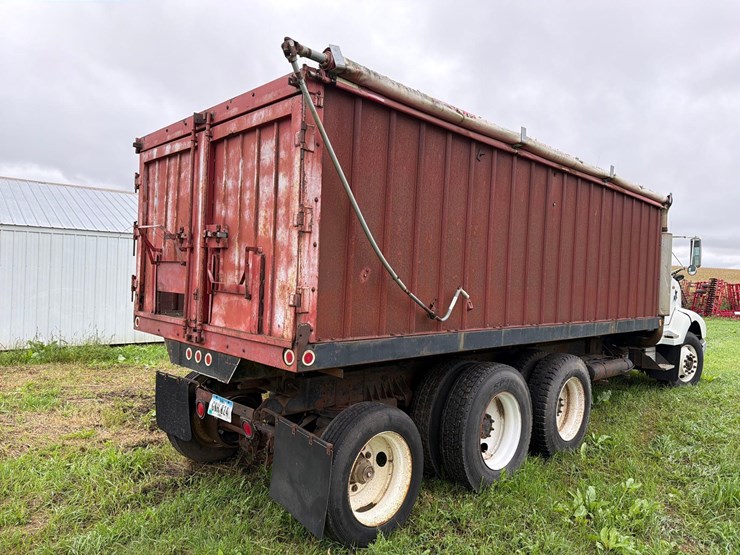 international-8300-6x4-semi-grain-truck-image-4