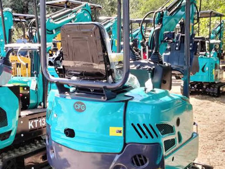 #4-•-cfg-mini-excavator---qk16r-image-4
