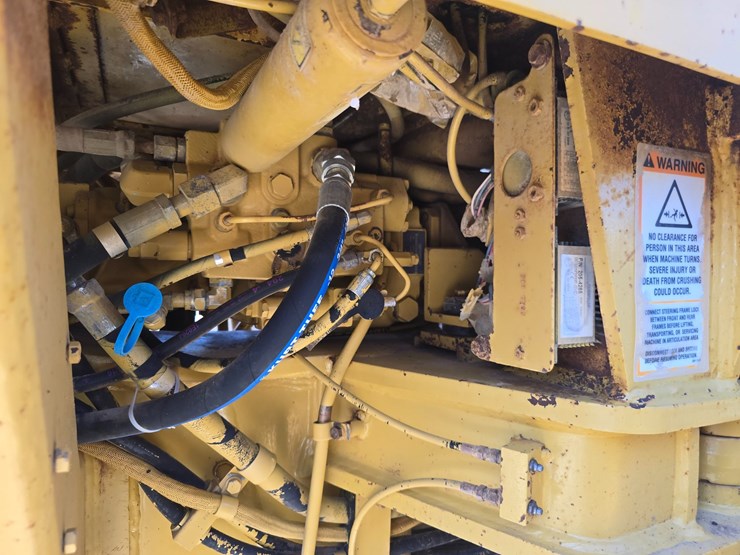 2005-caterpillar-12h-image-48