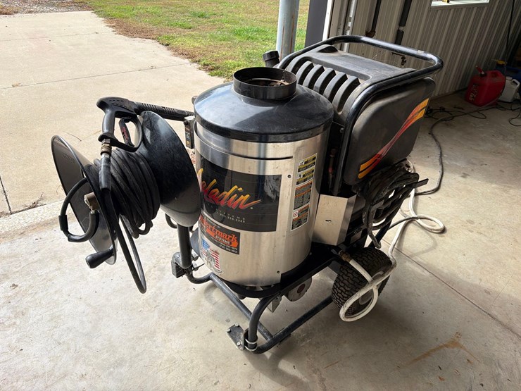 aaladin-3000-psi-hot-water-power-washer—1-owner-image-8