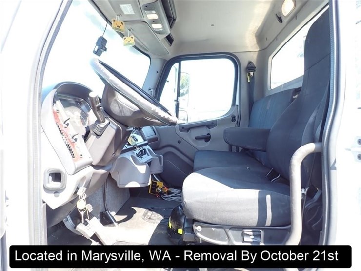 2020-freightliner-m2-image-16