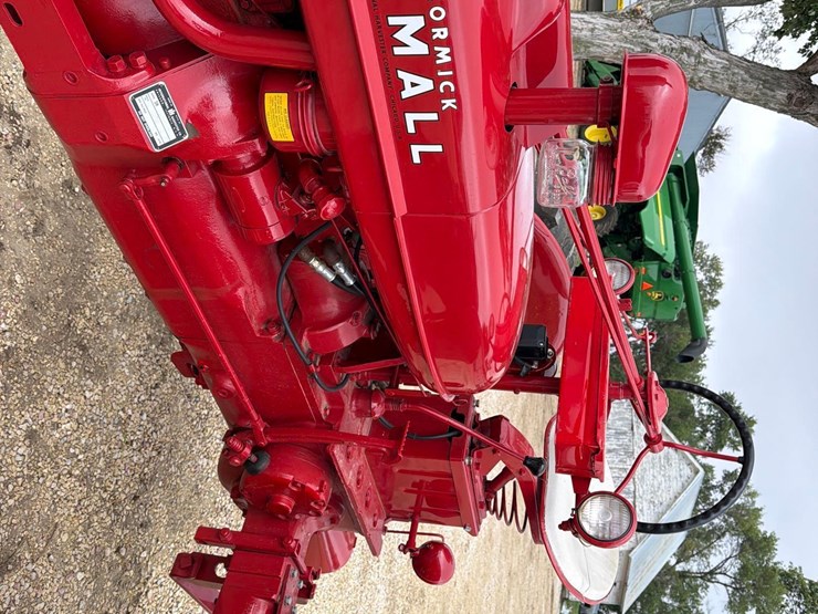 1954-farmall-super-h-tractor—restored-image-11