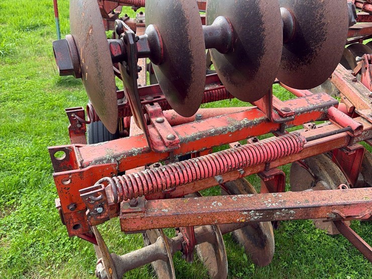 massey-ferguson-620-image-12