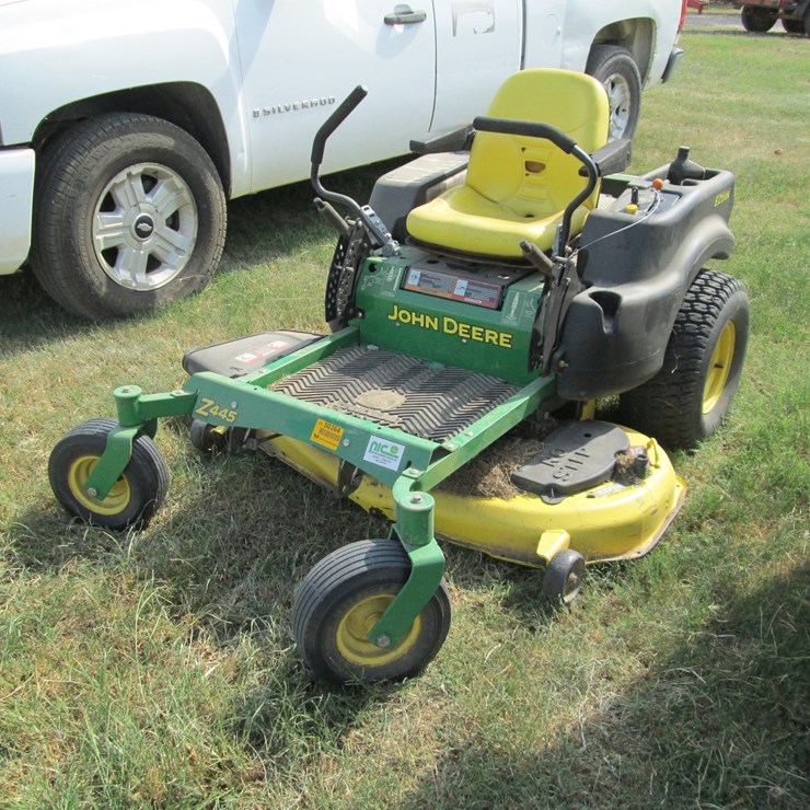 JOHN DEERE Z445