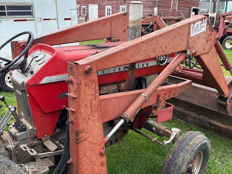massey-ferguson-165-image-19