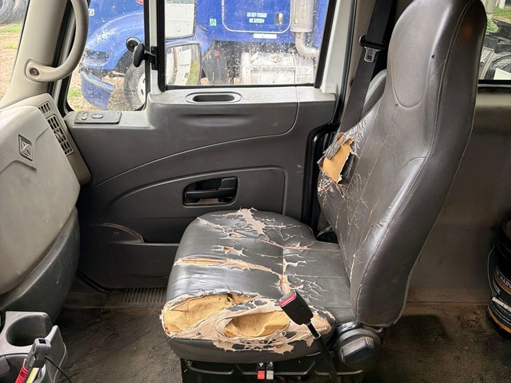 2009-international-durastar-4300-image-50