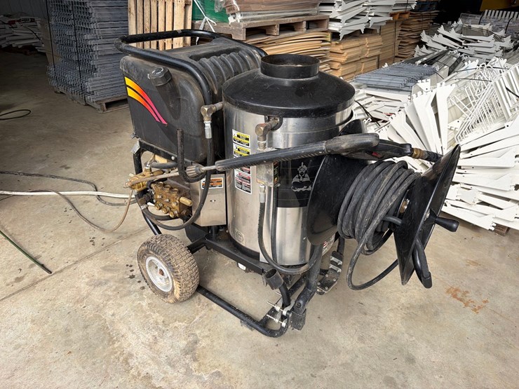 aaladin-3000-psi-hot-water-power-washer—1-owner-image-1