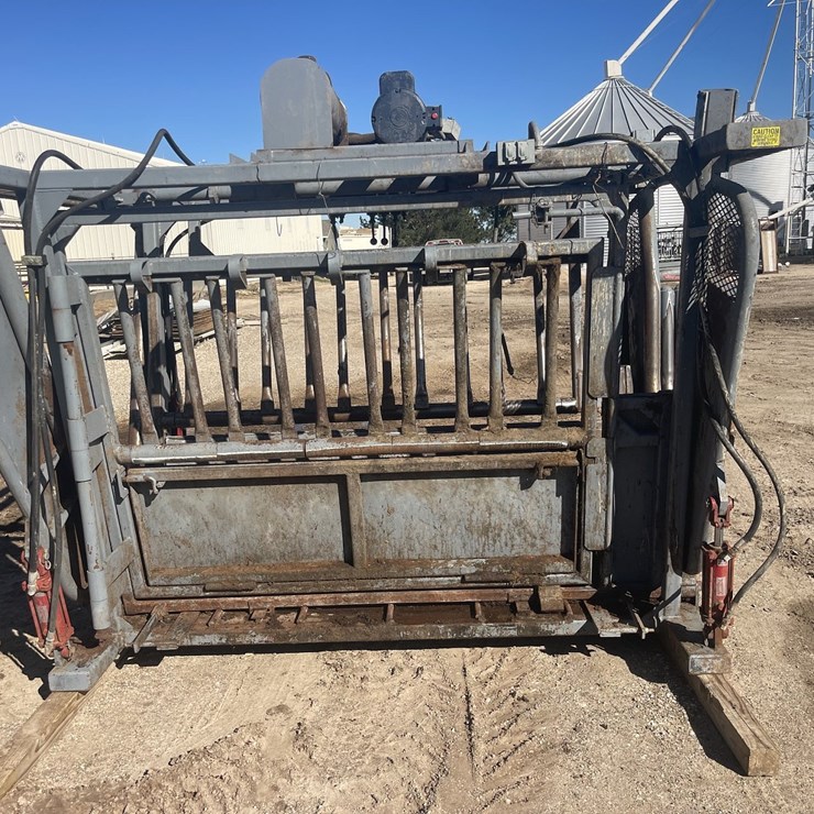 Bowman Model 3000 Hydraulic Chute